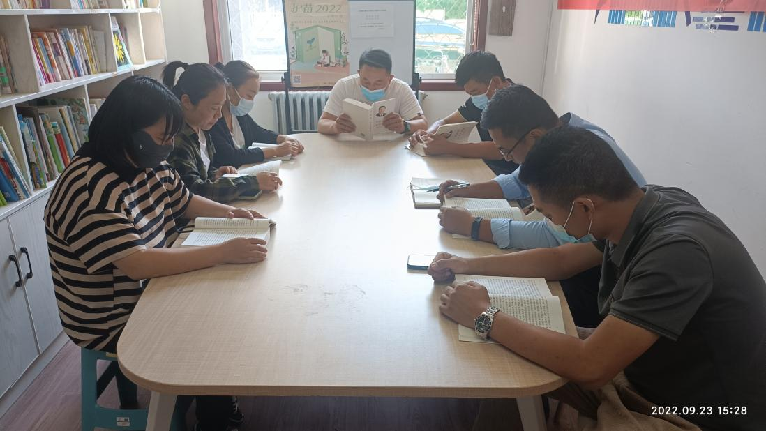 高唐人和街道育才社区《习近平谈治国理政》第四卷学习活动