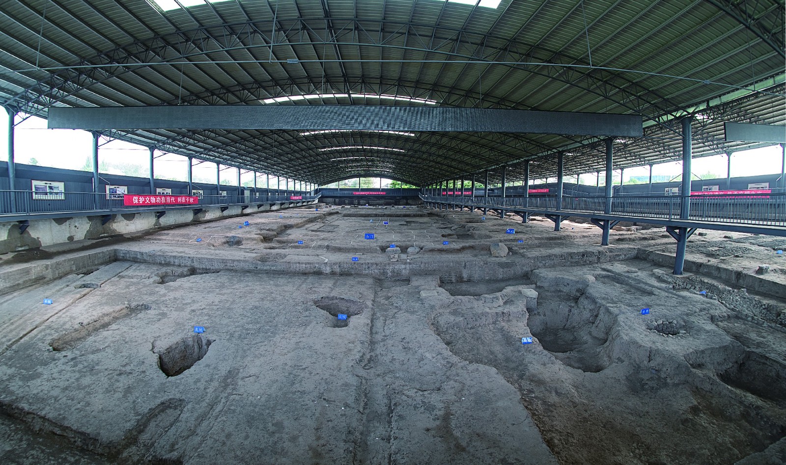 晋阳古城遗址二号建筑基址内景