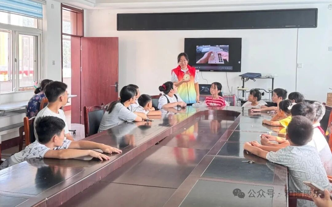 高唐县人和街道康乐社区开展“我们的中国梦 文化进万家”开学“钟”点到 DIY我的时间管家活动