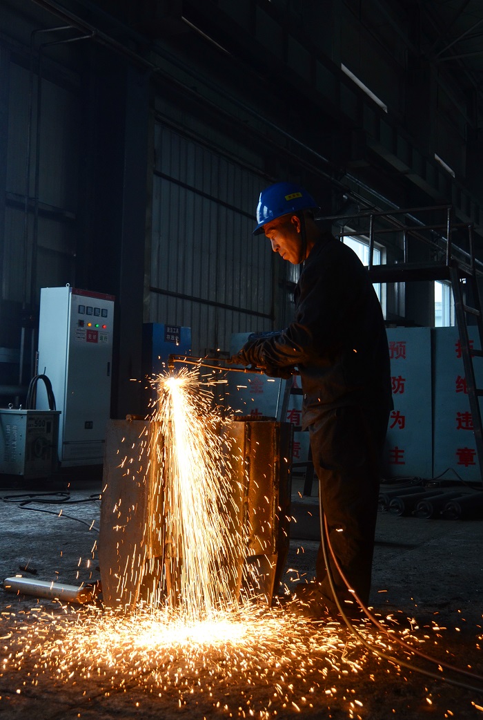 火花四溢,李大清 火花四溢,李大清.jpg