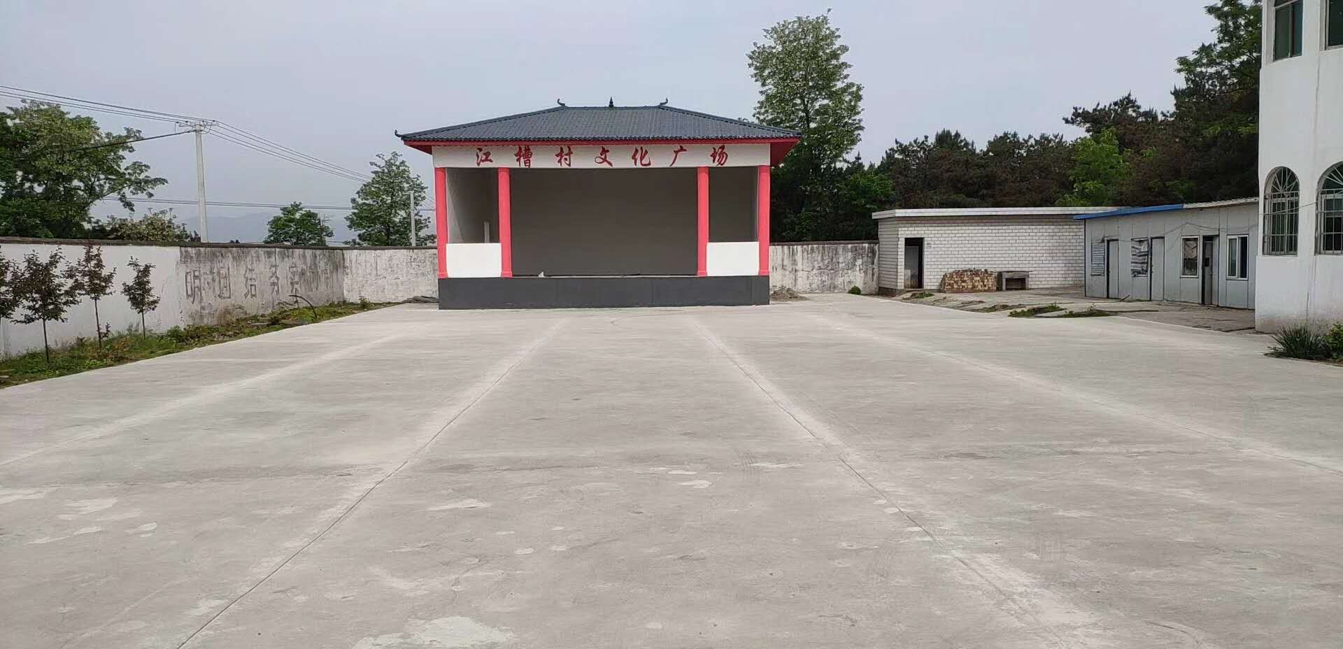 郑卢结对帮扶新建的东明镇江槽村文化广场 郑卢结对帮扶新建的东明镇江槽村文化广场.jpg