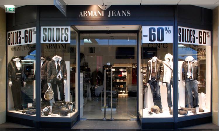 LD020207T 橱窗VP(ARMANI JEANS).jpg