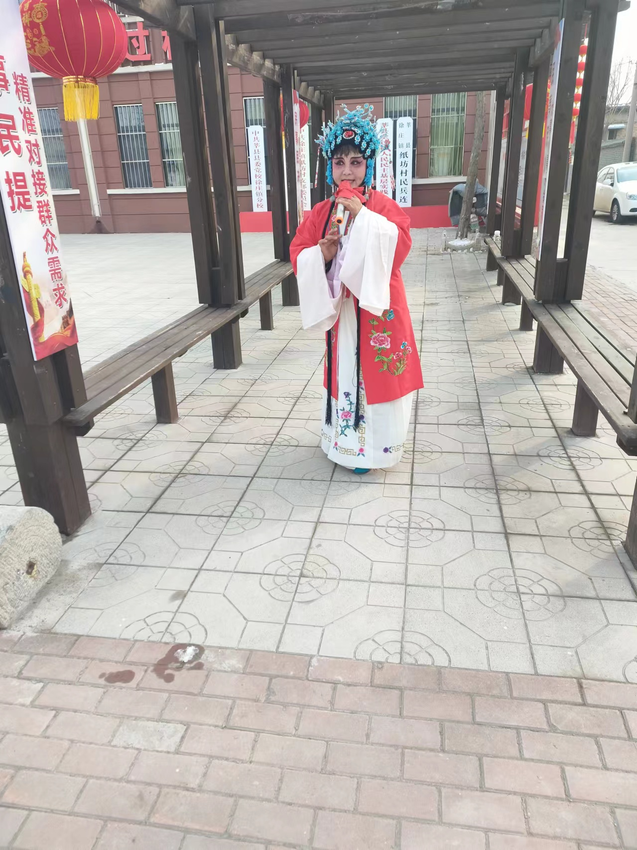 【莘县】徐庄镇开展家家贴春联 户户挂红灯“冬季村晚”活动