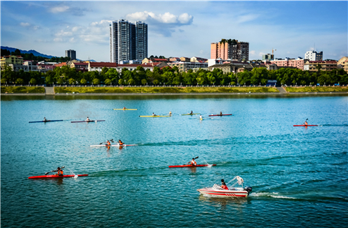 aa11--DSC_5643游戈在江水之中 aa11--DSC_5643游戈在江水之中.jpg