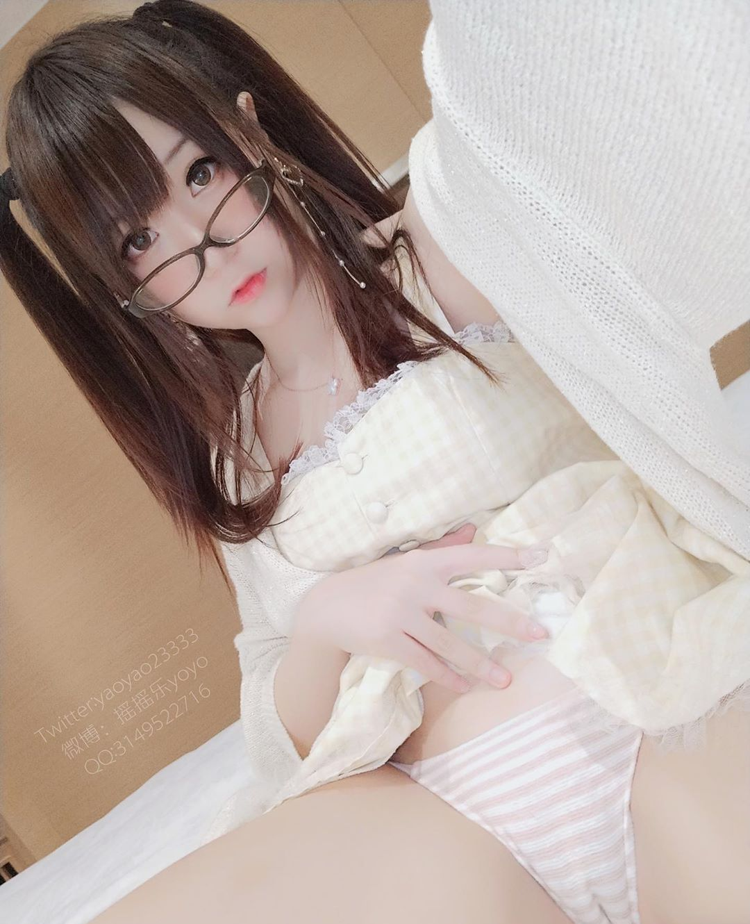 超萌Coser「软妹摇摇乐」双腿大开自摸没有极限的尺度让人招架不住