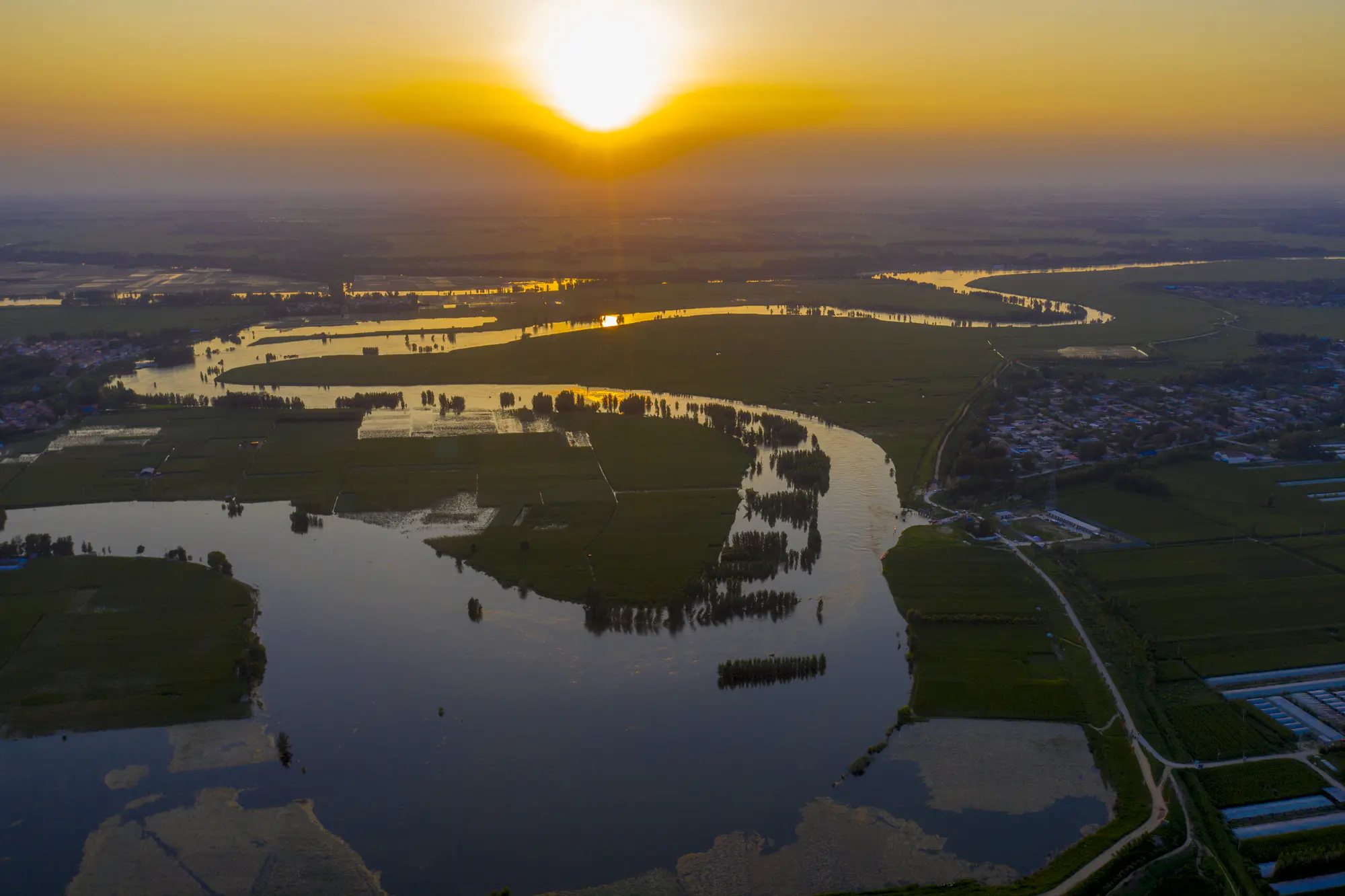 卫河弯弯-220818174052bvdfa_2000_看图王 卫河弯弯-220818174052bvdfa_2000_看图王.jpg