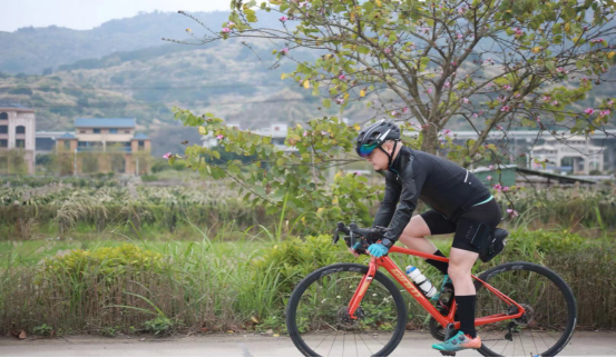 连江县举办庆“三八”自行车骑游活动319