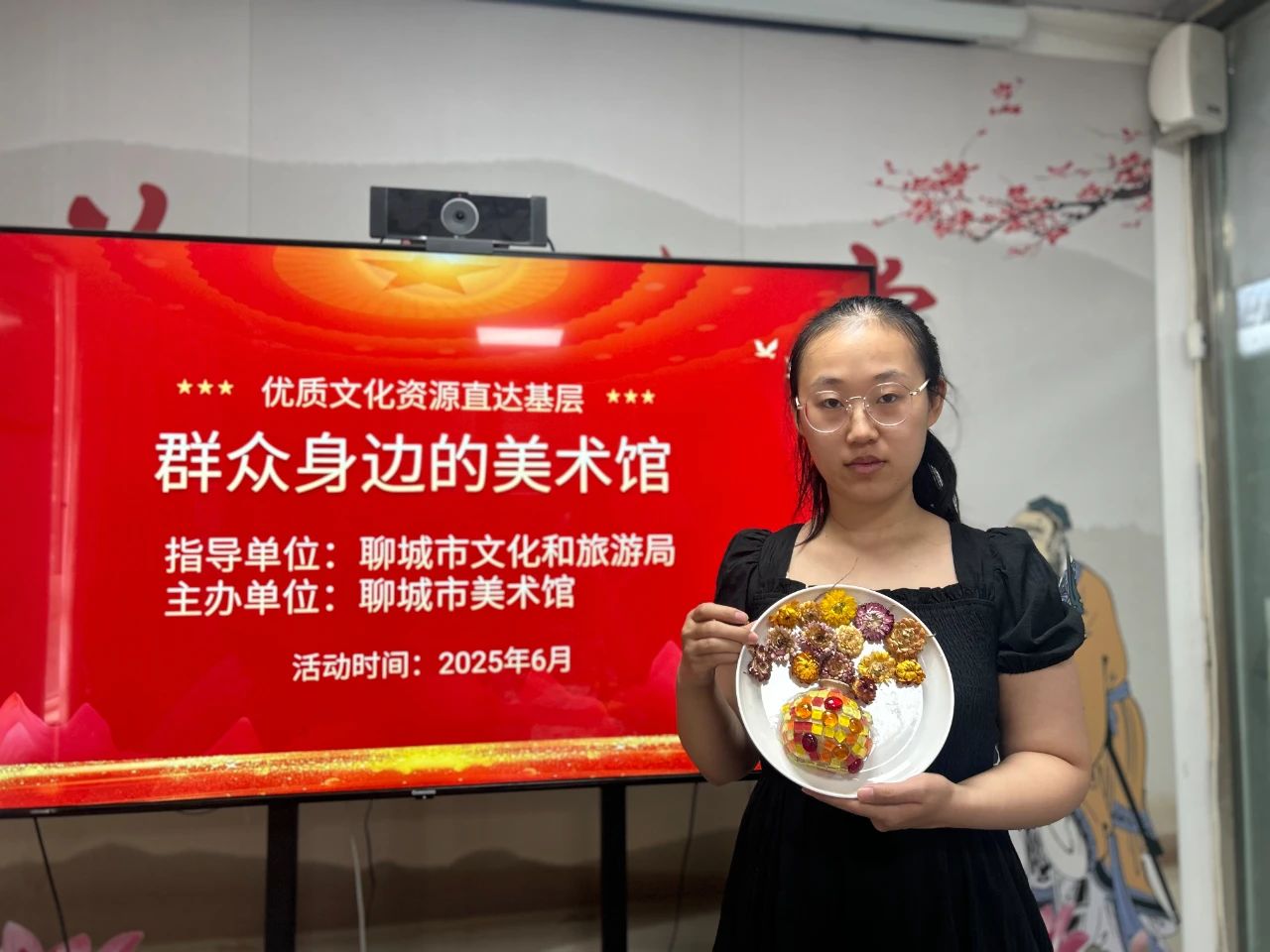 群众身边的美术馆——“艺嵌邻里·美绘生活”美育课堂进社区  