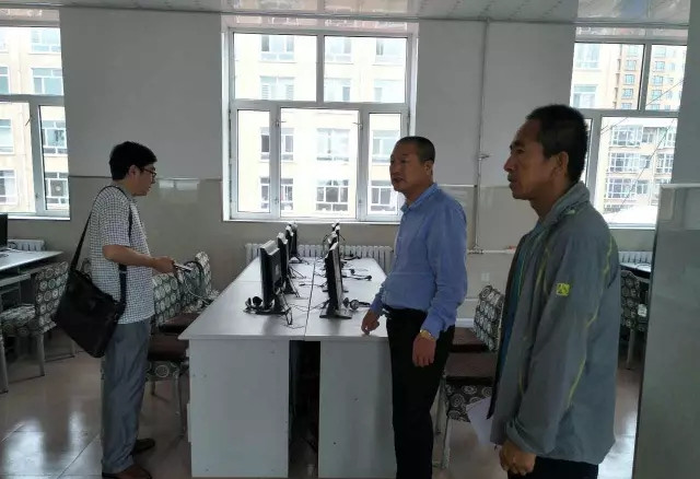 8月4日绥化地区专家组到望奎县图书馆进行实地评估考察3.jpg?v=1764963568345