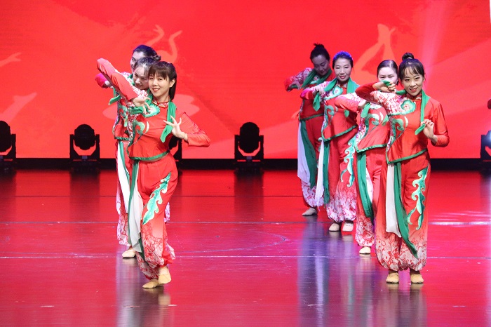 二等祁县看秧歌1 二等祁县看秧歌1.jpg