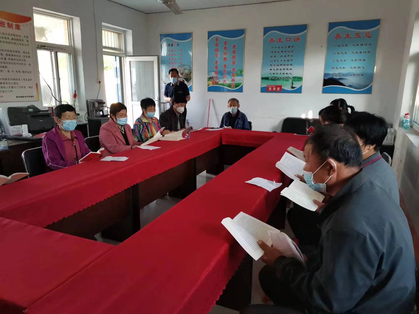 固河镇前辛村农家书屋开展全民阅读活动