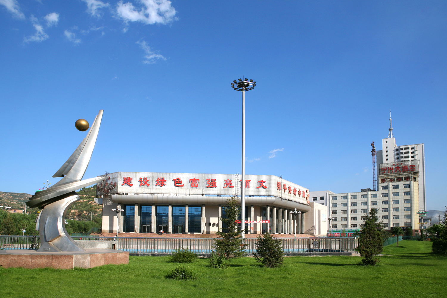 以表彰促建设,树立典型,带动图书馆阅读推广工作遍地开花