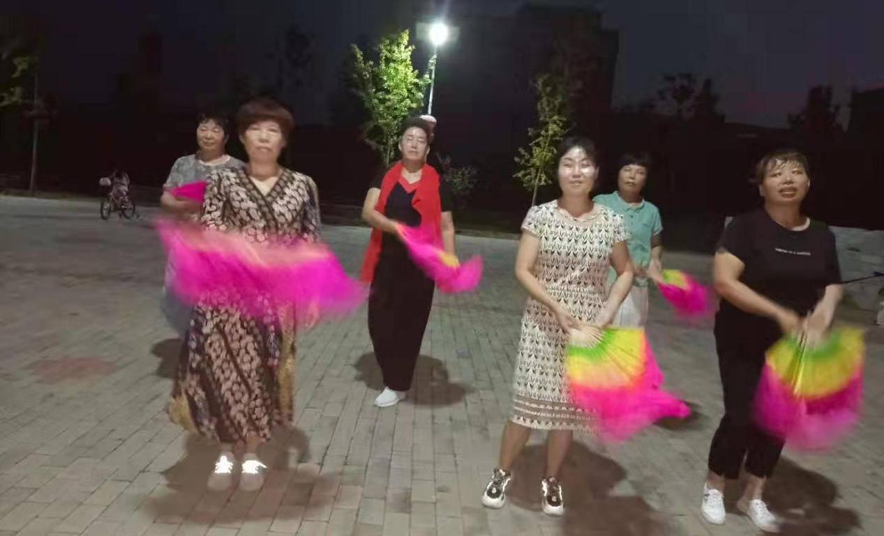 广场舞排练活动
