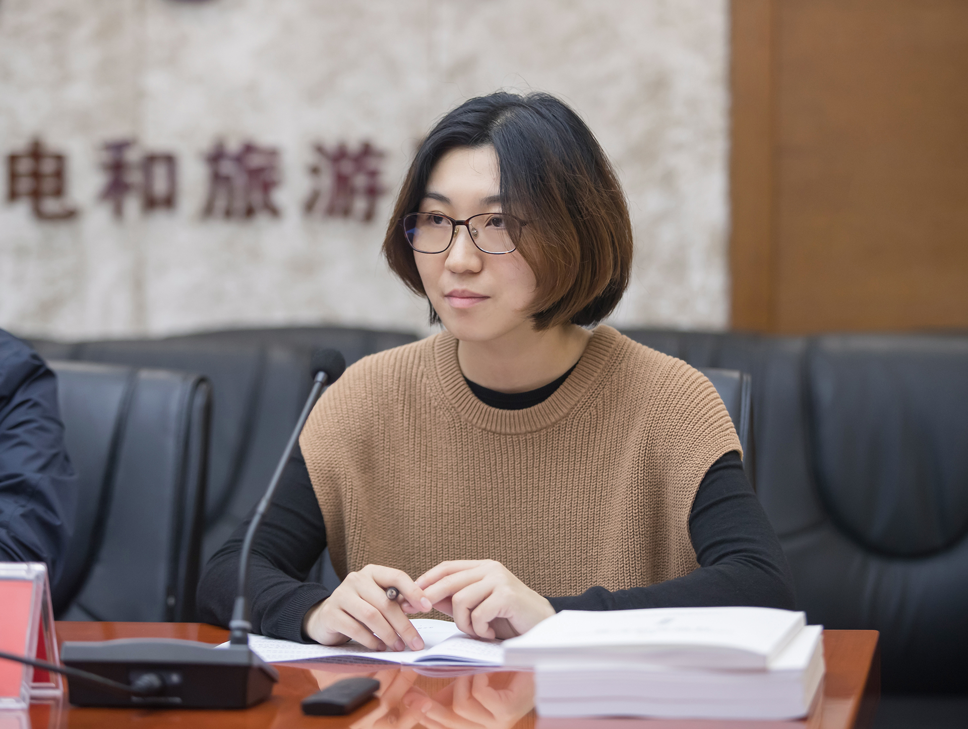 _V5I2492 _V5I2492.jpg