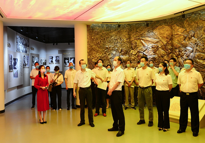 展厅参观 展厅参观.jpg