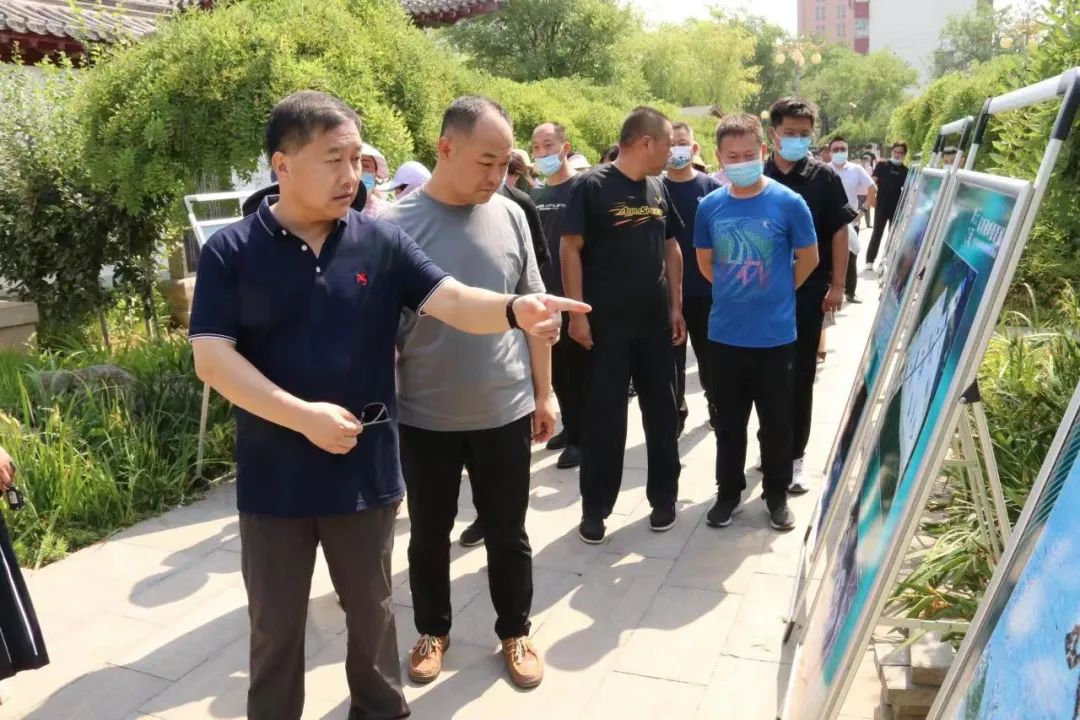 摄影展2 摄影展2.jpg