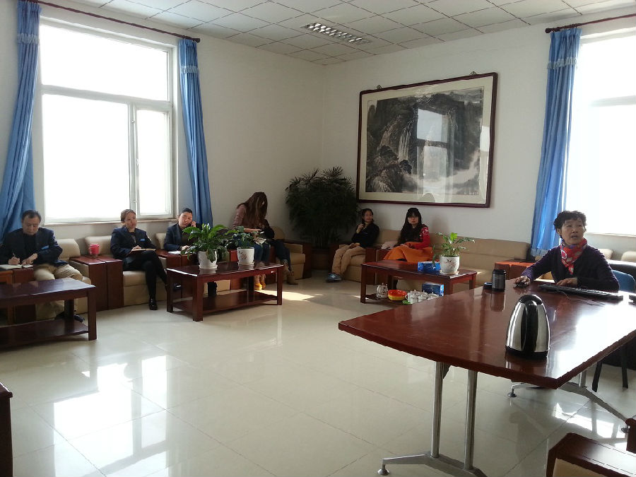 图书馆组织员工专业技能培训.jpg?v=1764282977934