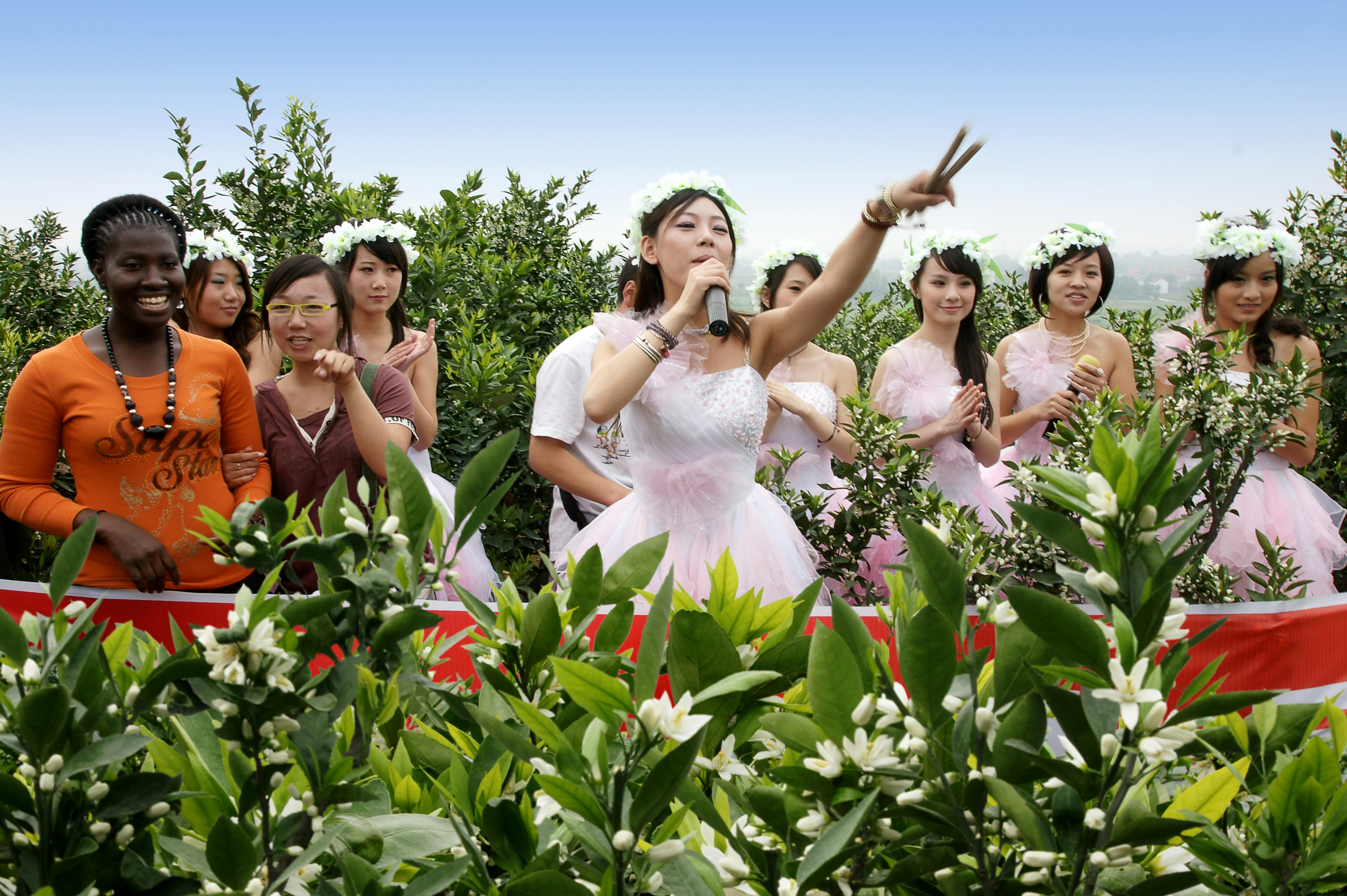 城固《放歌桔乡》 胡若思摄.jpg?v=1746337426162