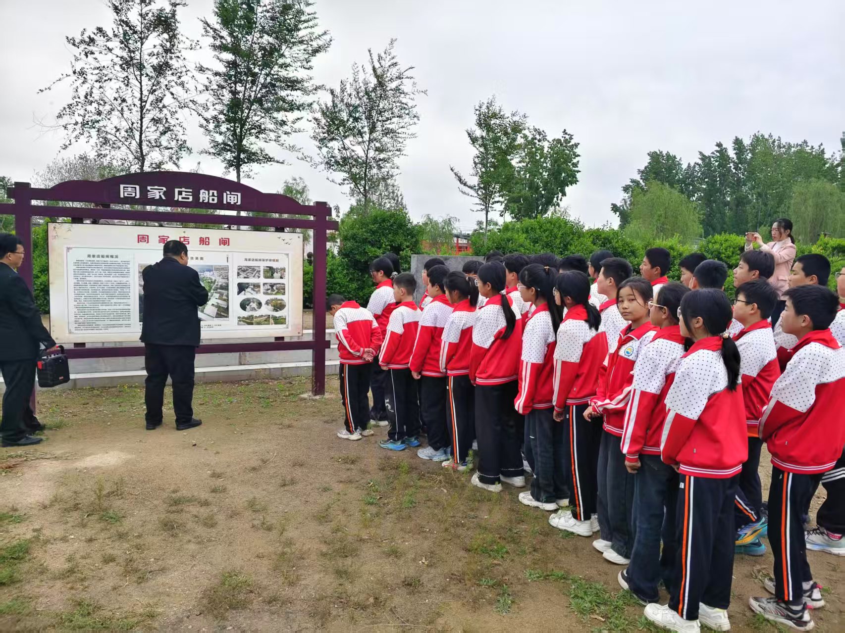 366a89edae1a4cad9d0f99336697de19jpg