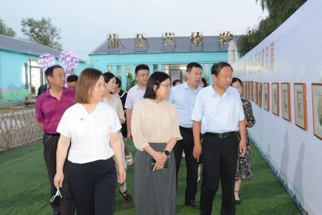 2102272075 2102272075.jpg