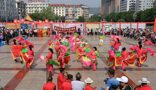 以培养“阅读推广人”为契机,加大阅读推广人才队伍建设工作