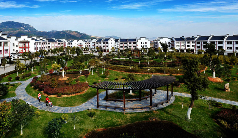 207-5-菩提小镇 鲁再红 摄_副本.jpg