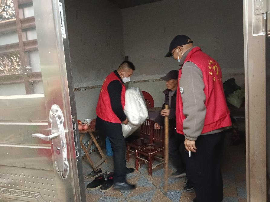 入户走访见真情,关心群众暖民心2 入户走访见真情,关心群众暖民心2.png