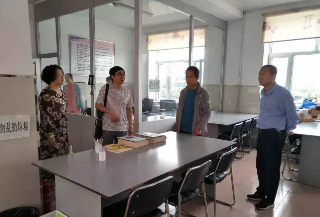 8月4日绥化地区专家组到望奎县图书馆进行实地评估考察1.jpg?v=1764963568345