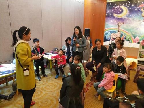 侯晶老师《小时候》《妈妈的小时候》2