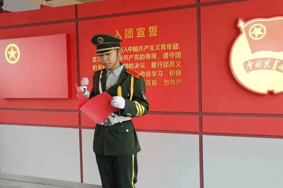 158b780f6adb4ba9b8202ffc1fff60c0.jpg