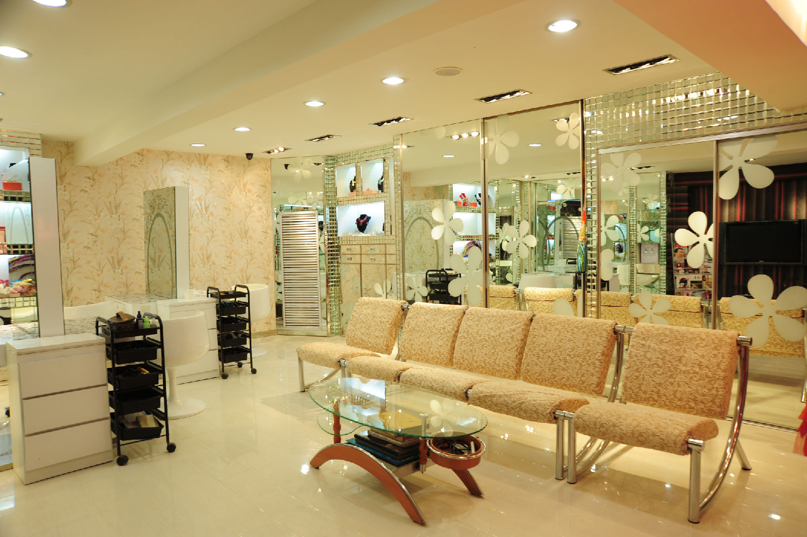 LD030145T 休息区.jpg