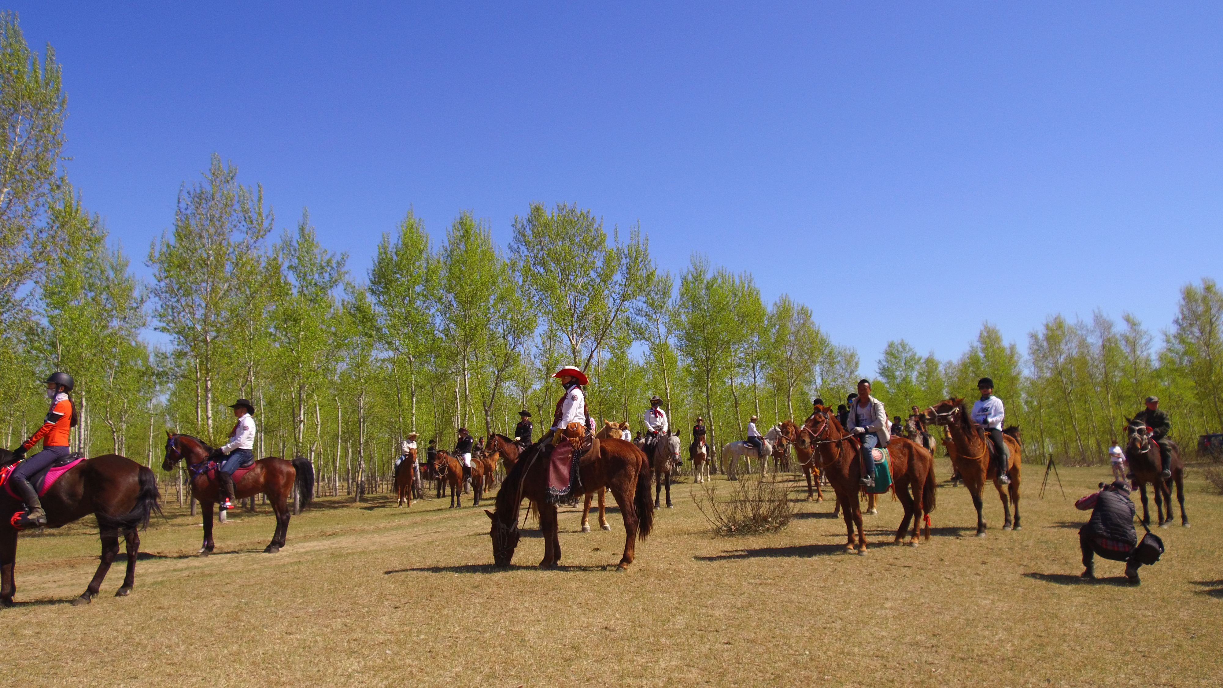野外骑行 野外骑行.jpg