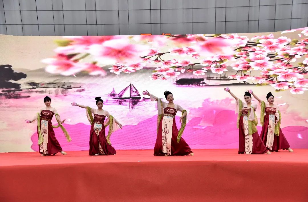 fdf1fcd188dcbabb0d5d92e868a6b2e6 fdf1fcd188dcbabb0d5d92e868a6b2e6.jpg