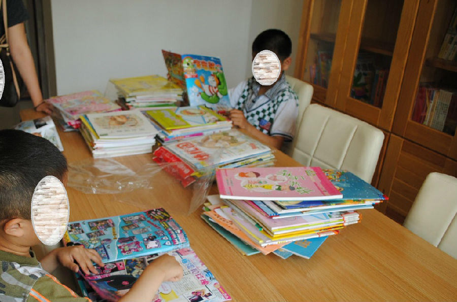 区图书馆特殊群体文化服务进儿童福利院.jpg?v=1764282990540