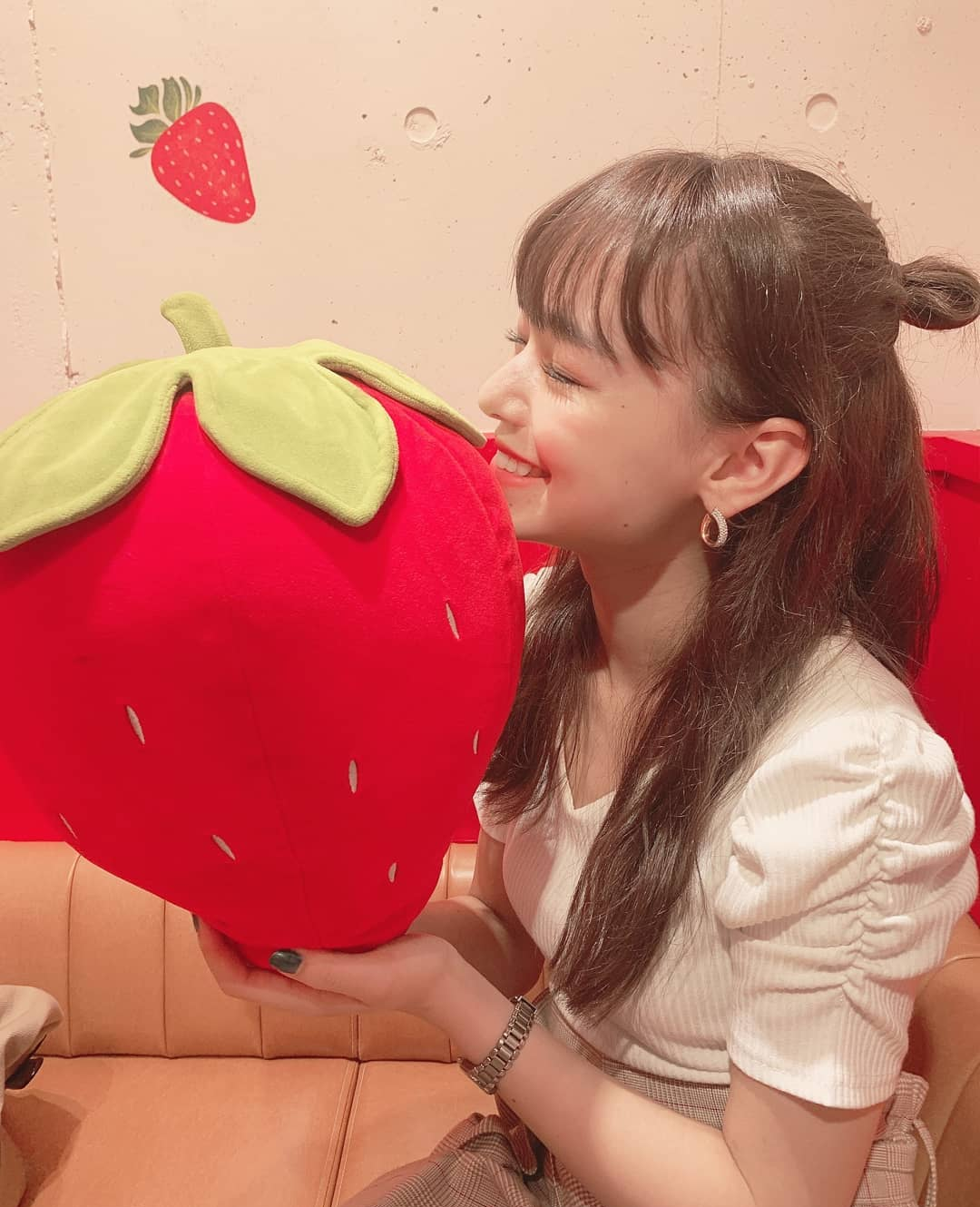 史上最年轻日本代表!16岁现役高中生混血正妹「世良マリカ」获选世界小姐候选