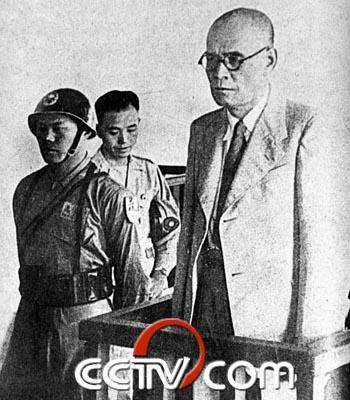 东京审判——在被告席上受审的前侵华日军总司令冈村宁次,但其却逃脱罪行。 东京审判——在被告席上受审的前侵华日军总司令冈村宁次,但其却逃脱罪行。.jpg?v=1764804171397