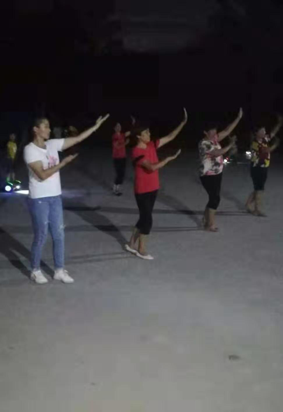 罗义村组织广场舞爱好者排练活动