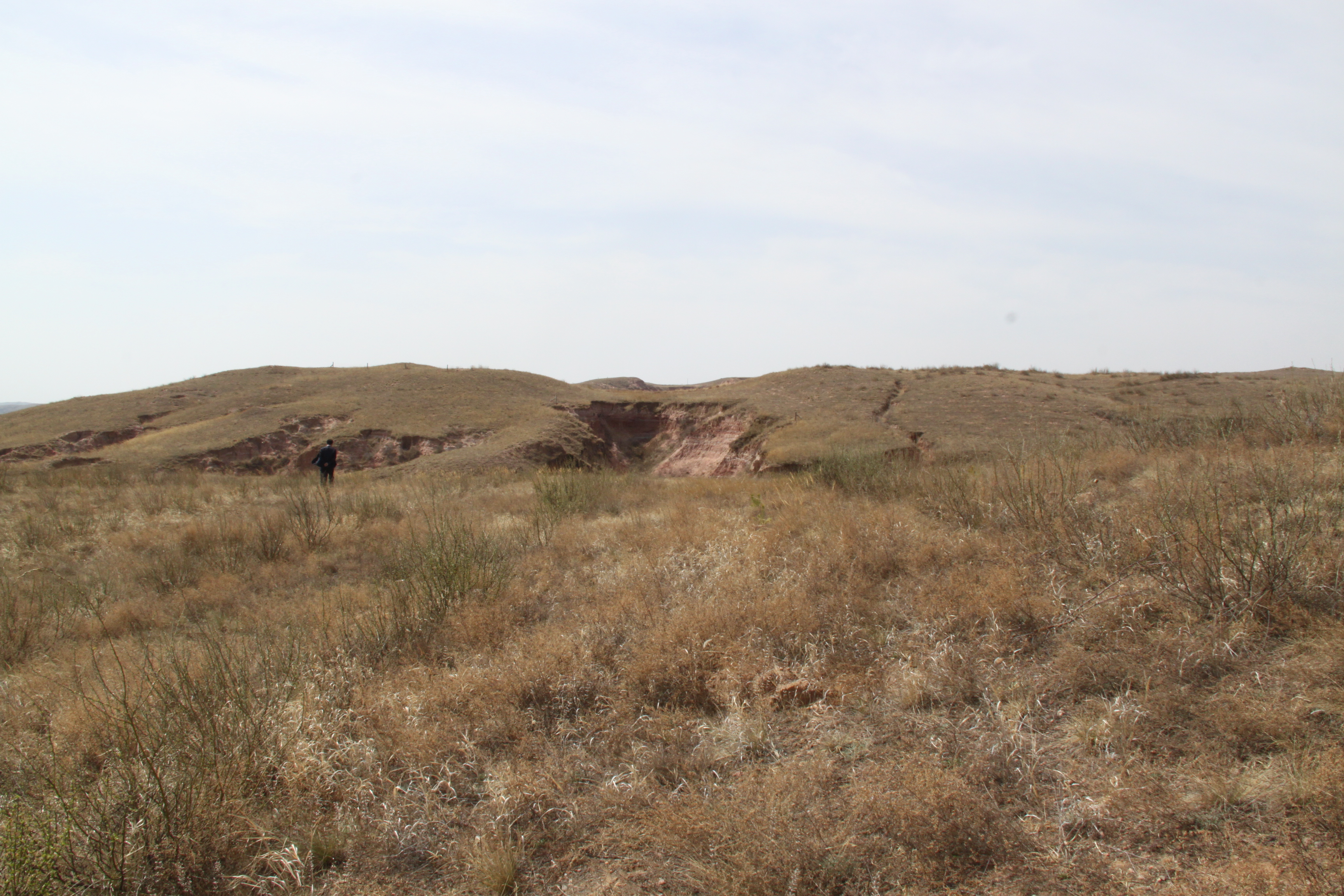 秋色宜人的千年直道(东胜区秦直道遗址研究保护发展中心 张丹摄) 秋色宜人的千年直道(东胜区秦直道遗址研究保护发展中心 张丹摄).jpg