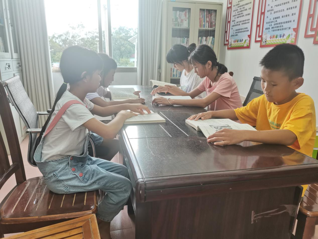 2022年7月1日，羊眷村开展庆“七一”主题儿童读书分享会.png