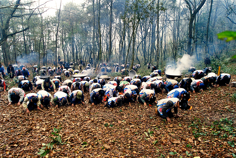 1图片一--大白彝人与山神每年一次的约定