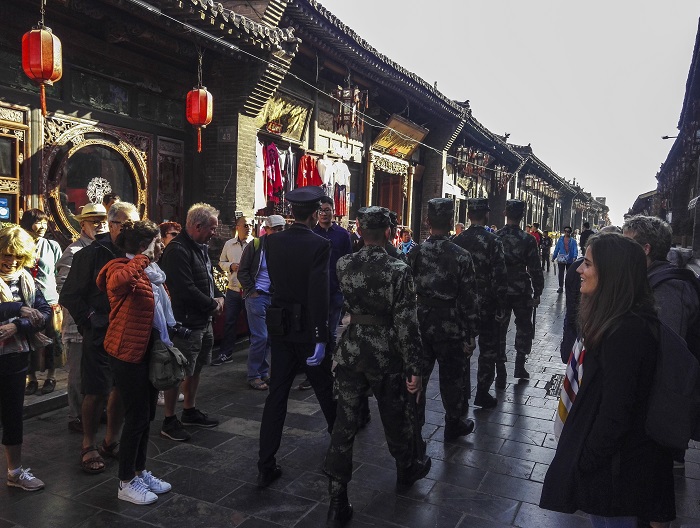 《致敬》-郝建中