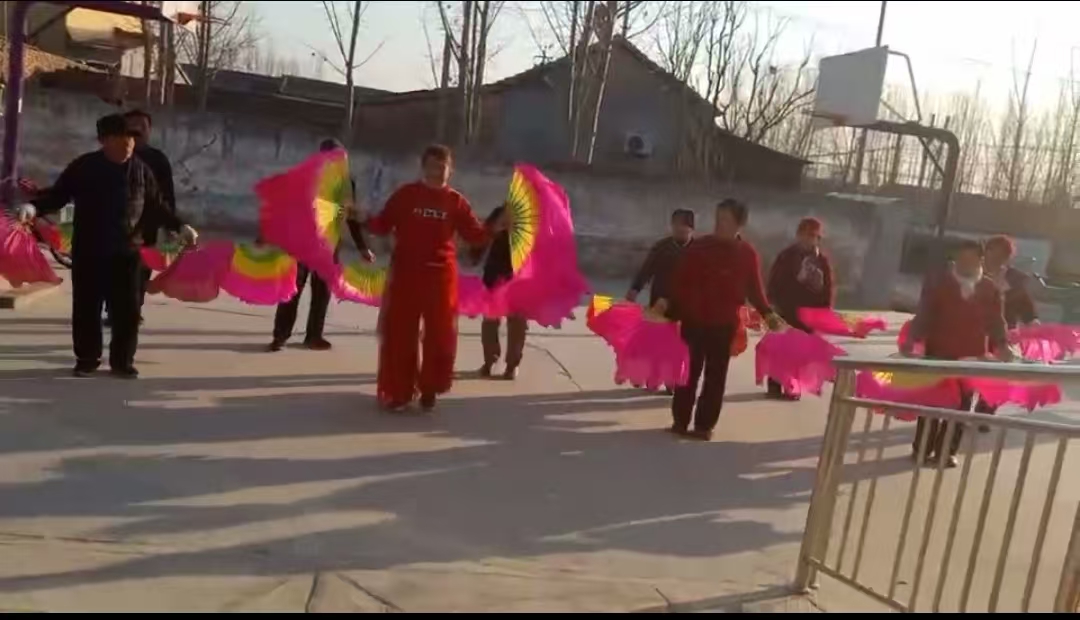 琉璃寺镇一年一村一场戏