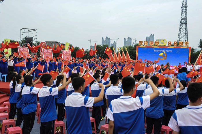 《走向光明》李江锋