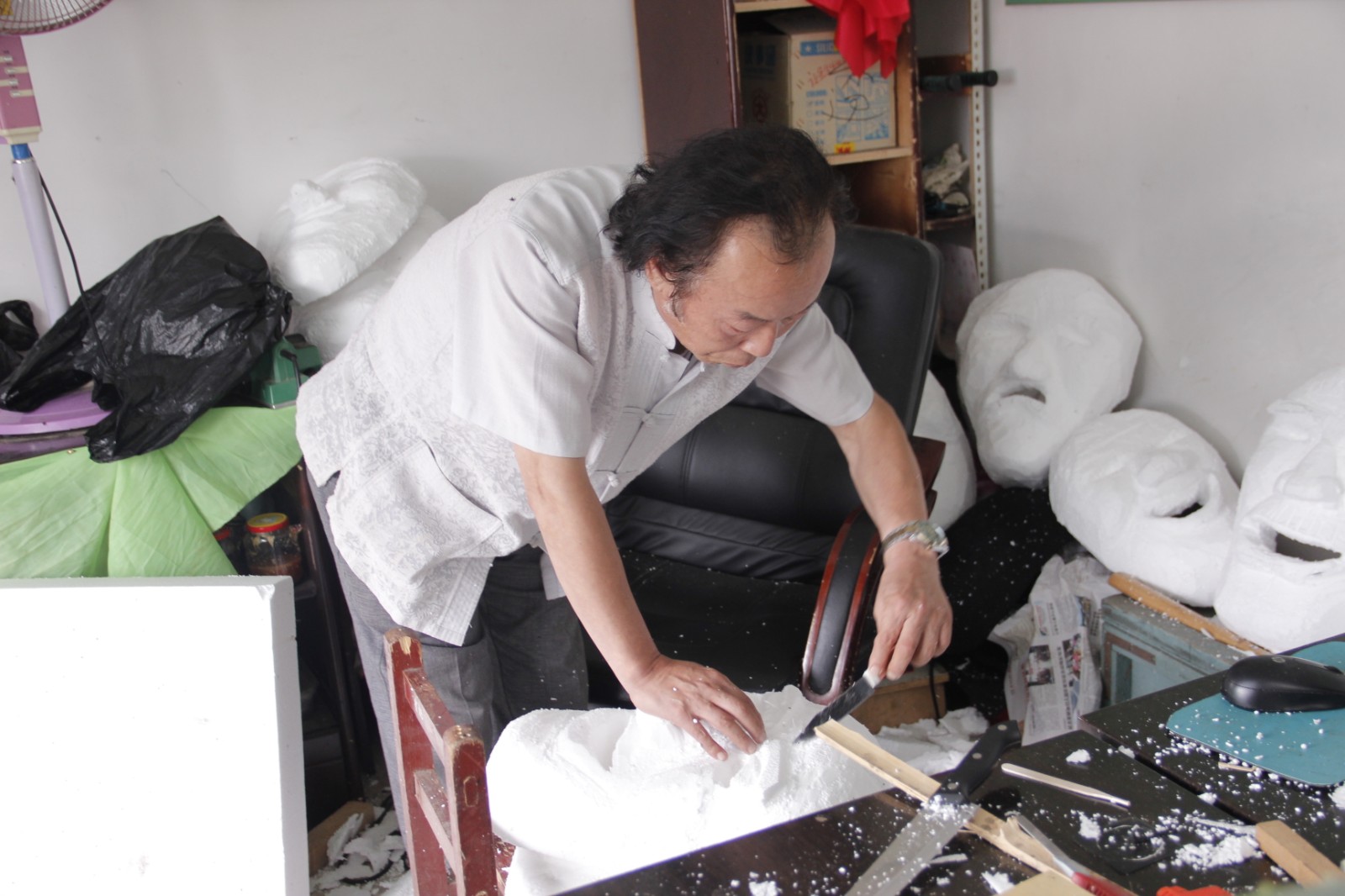 “朝鲜族假面舞”面具制作过程 (5)