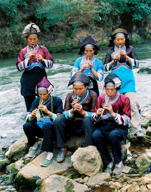 壮族巴乌服饰 壮族巴乌服饰.jpg