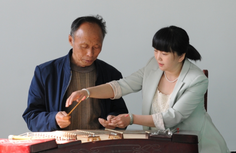 催晓琴 催晓琴.jpg