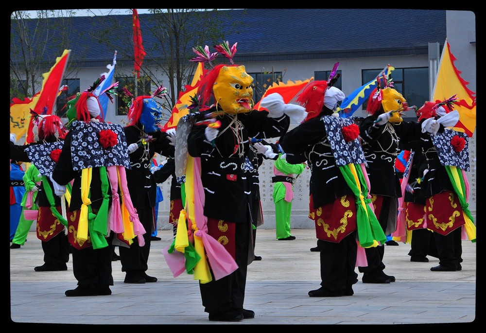 孟春娥:载歌载舞