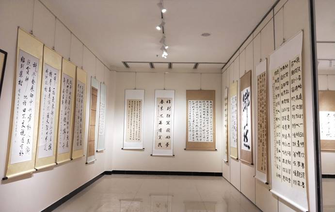 clip_image191 精准扶贫书美摄展2