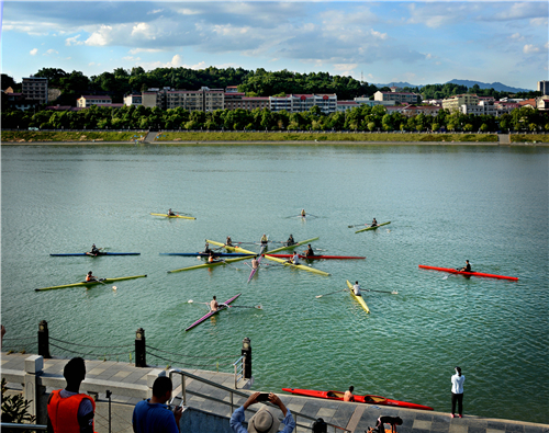 aa03--DSC_5692水上图案壮观而美丽 aa03--DSC_5692水上图案壮观而美丽.jpg