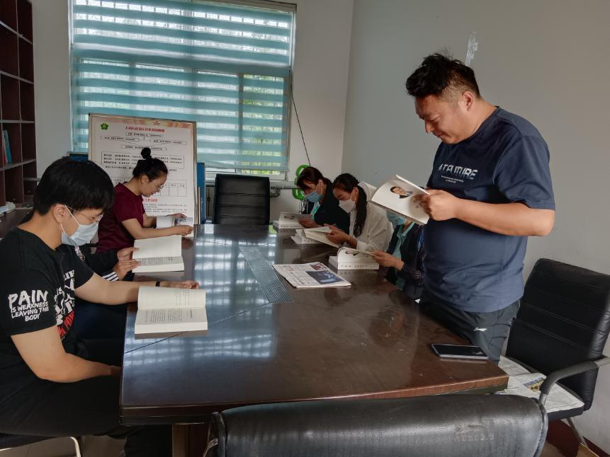 高唐人和街道康乐社区《习近平谈治国理政》第四卷学习活动